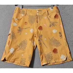Wild Rye Women's Shorts Size 10 Yellow Floral Leaves